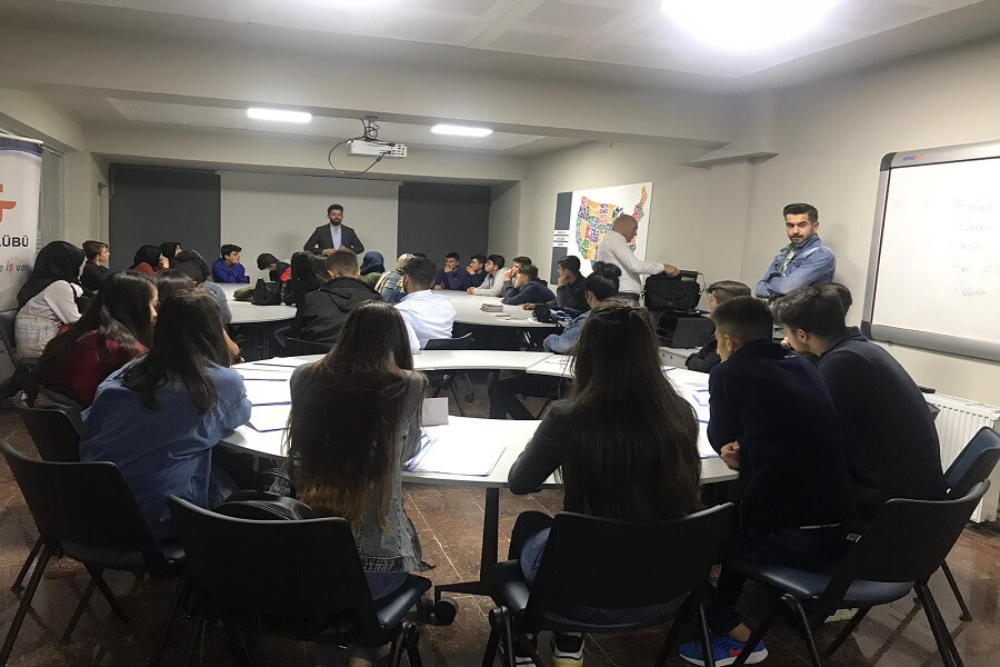 Atatürk Üniversitesi Öğrencilerine İş Kulübü Eğitimi Verdik haber kapak görseli