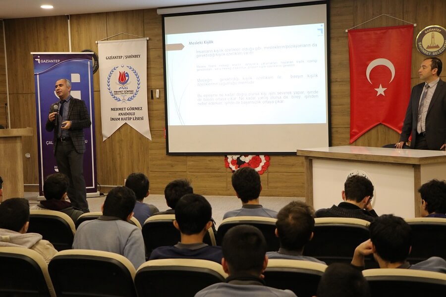 Gaziantep'te Lise Öğrencilerine Mesleki Yönelim Test Bataryasını Tanıttık haber kapak görseli