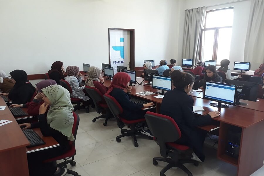 Denizli'de Meslek Seçiminde Öğrencilere Yardımcı Olmaya Devam Ediyoruz haber kapak görseli