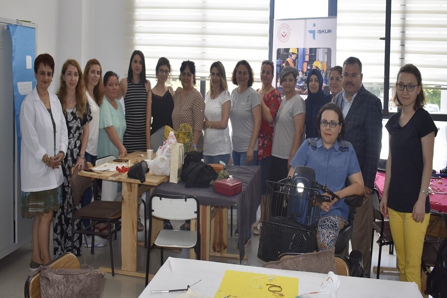 Çanakkale'de Gümüş Takı İşlemeciliği Kursunu Ziyaret Ettik haber kapak görseli