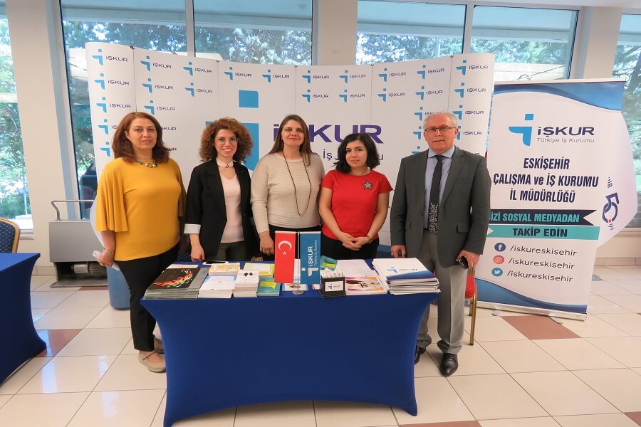 Eskişehir İl Müdürlüğümüz 'Proje Fuarı ve Yarışması 2019' Etkinliğinde Stant Açtı haber kapak görseli