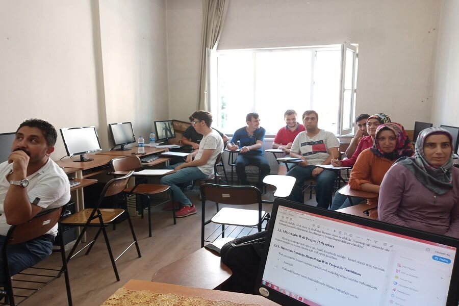 Kilimli'de Engellilere Yönelik Web Tasarımı Kursu Başlattık haber kapak görseli