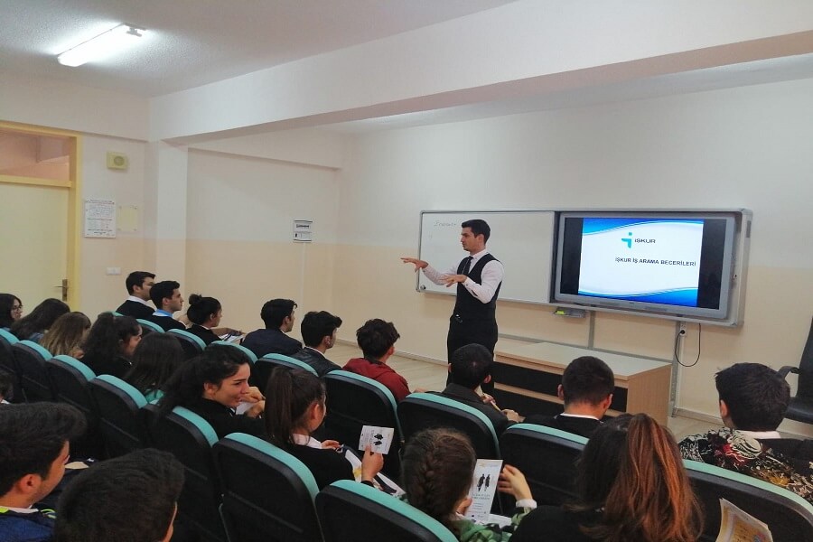 İstanbul'da Öğrencilere Seminer Verdik haber kapak görseli