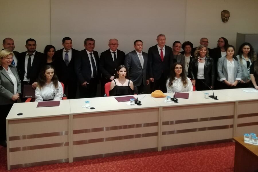 Eskişehir “İşitme Engelli Tasarımcı Yetiştirme Programı” Mezunları Sertifikalarını Aldı haber kapak görseli