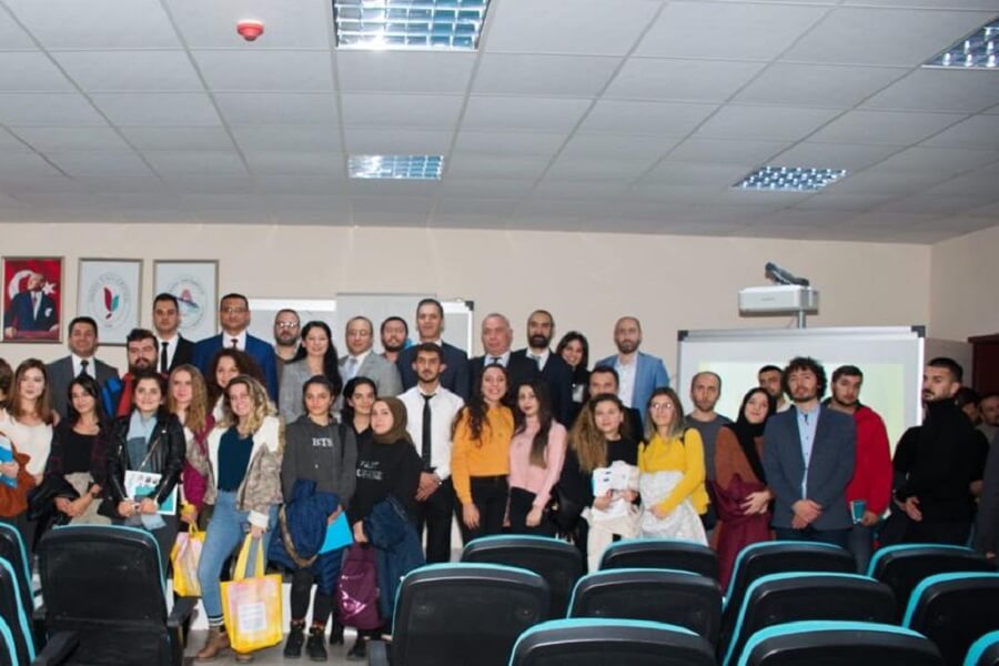 Yalova Üniversitesi Armutlu MYO'da Kariyer Günü Etkinliği Düzenledik