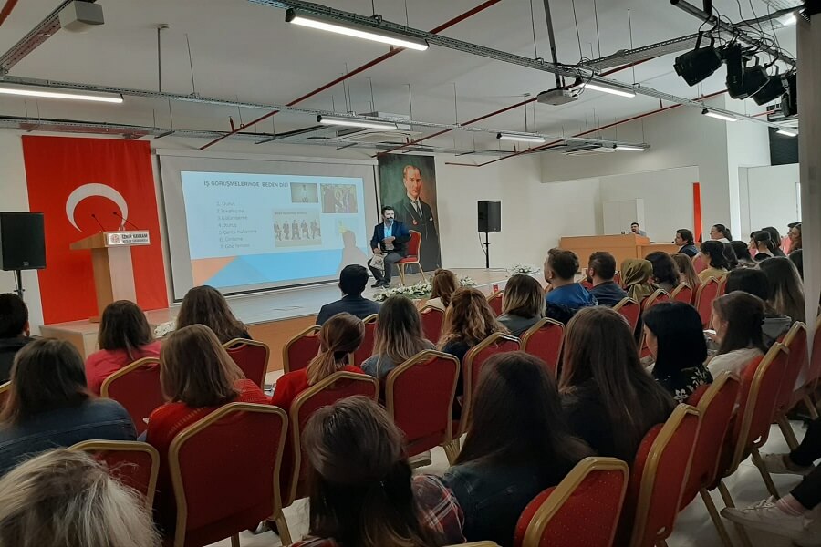 İzmir Kavram MYO'da Kariyer Günü Düzenledik haber kapak görseli