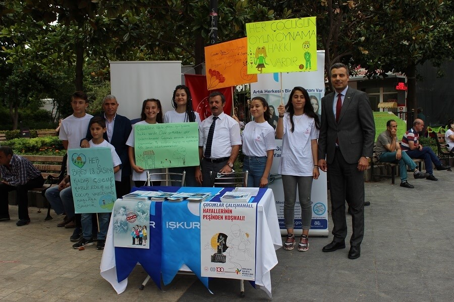 Manisa'da Dünya Çocuk İşçiliği ile Mücadele Günü Kapsamında Stant Açtık haber kapak görseli