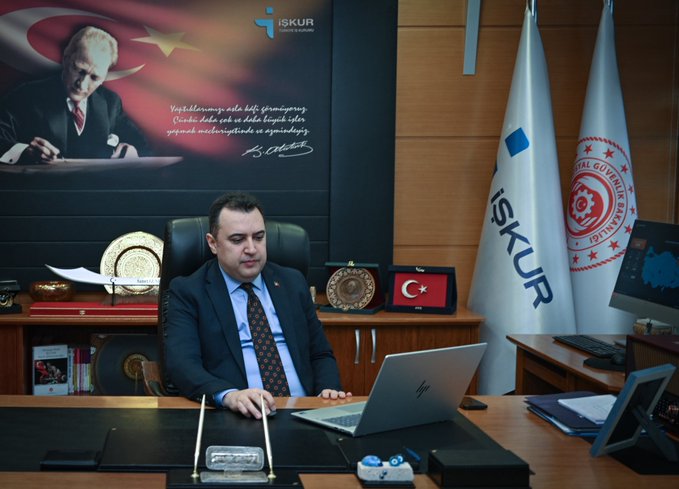 İŞKUR Genel Müdürü Güneş, “Yılın Kareleri” Oylamasına Katıldı kapak görseli