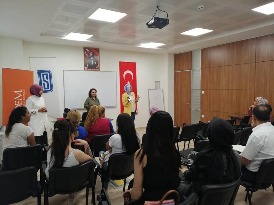 Tekirdağ’da “Hayatımın Denetimi Elimde Projesi” Kapsamında Seminer Düzenledik haber kapak görseli