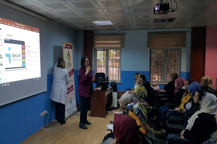 İstanbul'da Finansal Okuryazarlık ve Kadınların Ekonomik Güçlenmesi Semineri Verdik haber kapak görseli