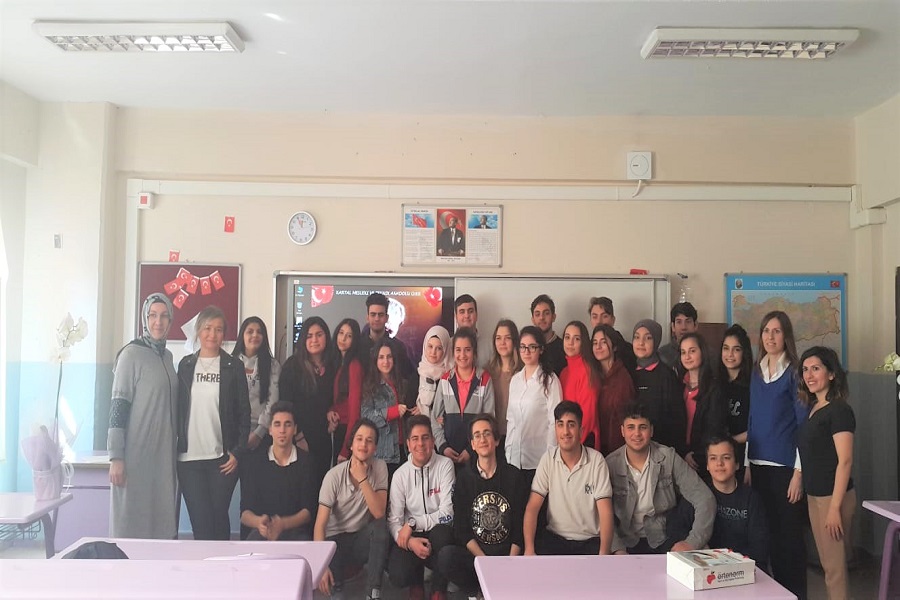 Ümraniye İş Kulübü Liderlerimizden Lise Öğrencilerine Eğitim haber kapak görseli