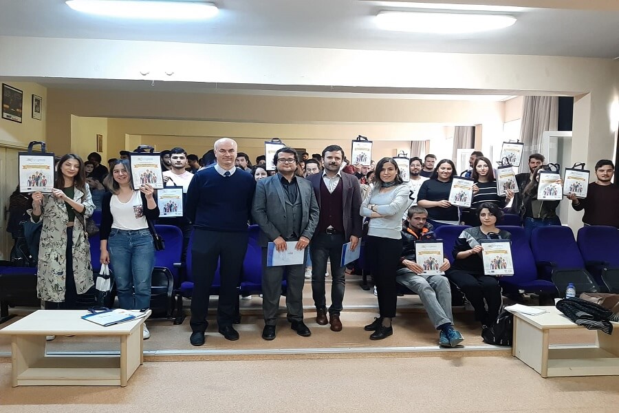 İzmir İş Kulübümüz Dokuz Eylül Üniversitesi Kariyer Gününde haber kapak görseli