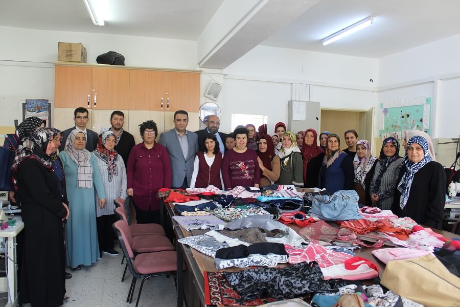 Aksaray'da Sıfır Atık Projesi Kapsamında Açılan Çanta Dikim Kursumuzu Ziyaret Ettik haber kapak görseli