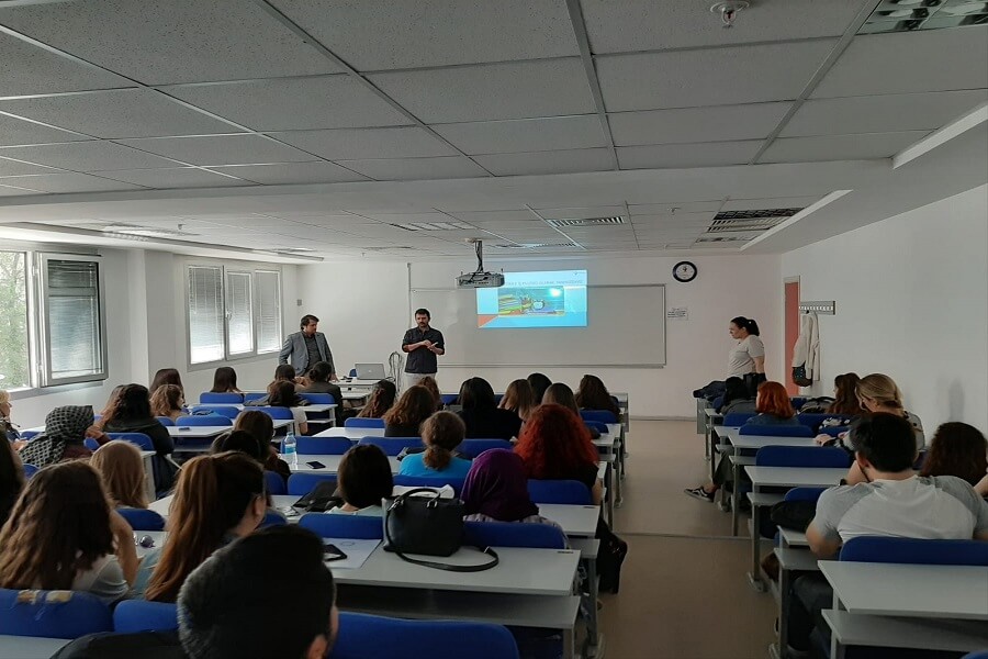 İzmir İş Kulübümüz İzmir Demokrasi Üniversitesinde haber kapak görseli