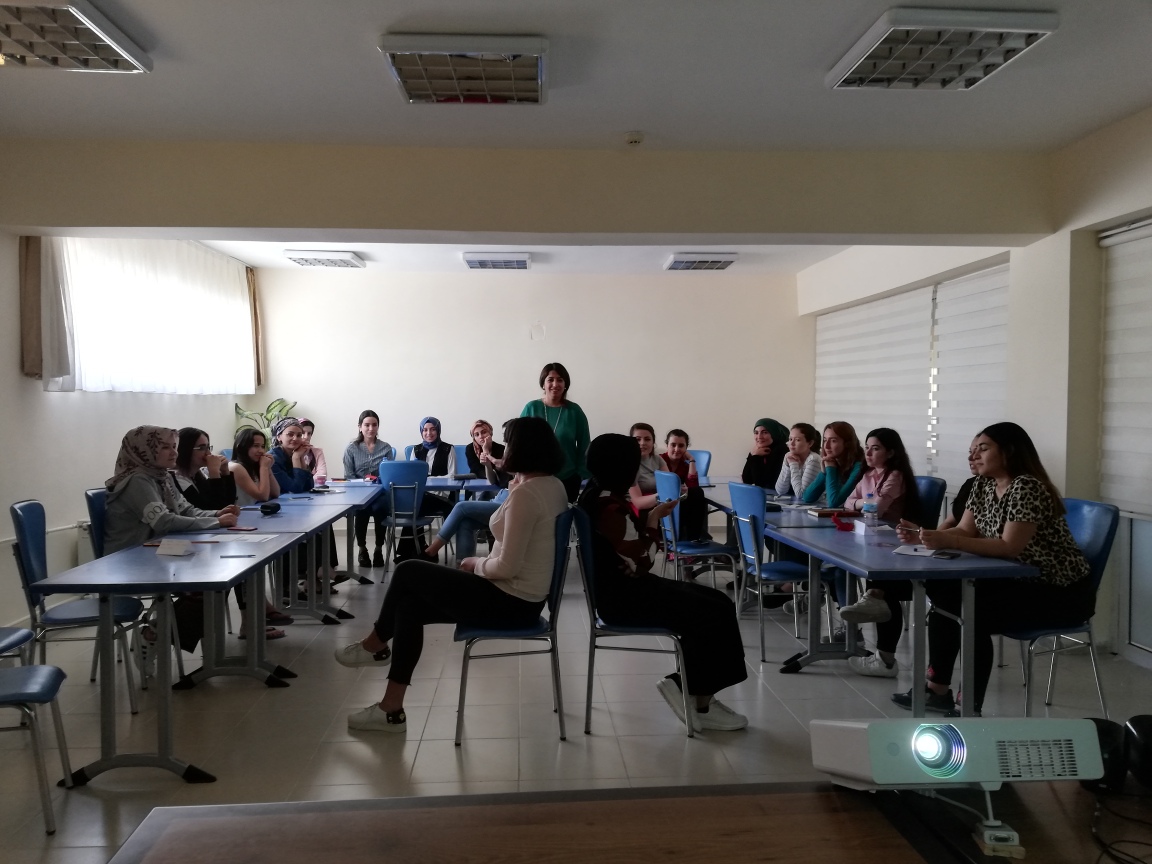 Manisa’da Kız Öğrencilere Uygulamalı Eğitim Verdik haber kapak görseli