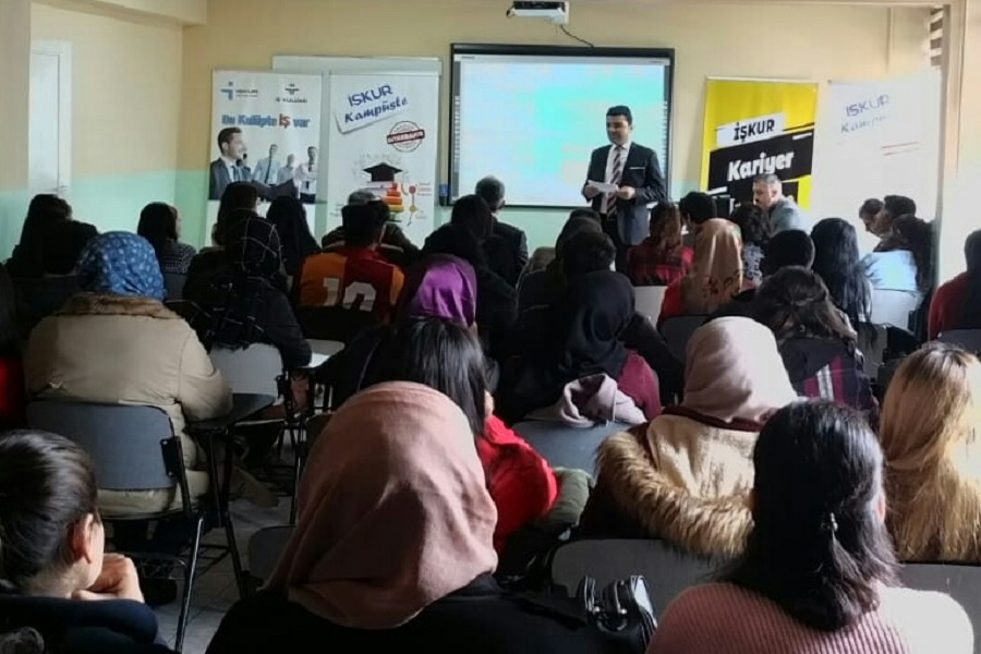 Diyarbakır'da 'İŞKUR Kampüste' Etkinliklerine Devam Ediyoruz haber kapak görseli