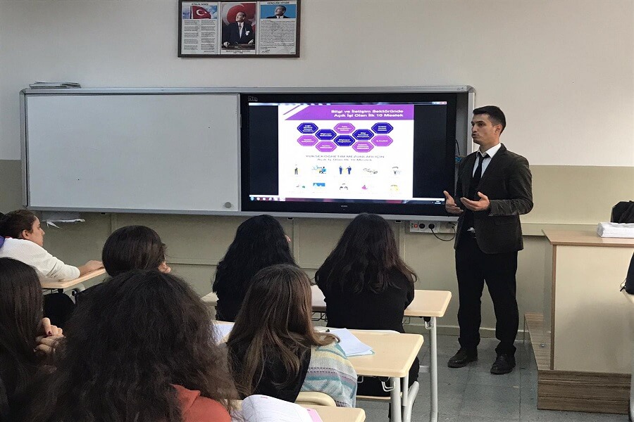 Beylikdüzü'nde Öğrencilere Geleceğin Mesleklerini Tanıttık haber kapak görseli
