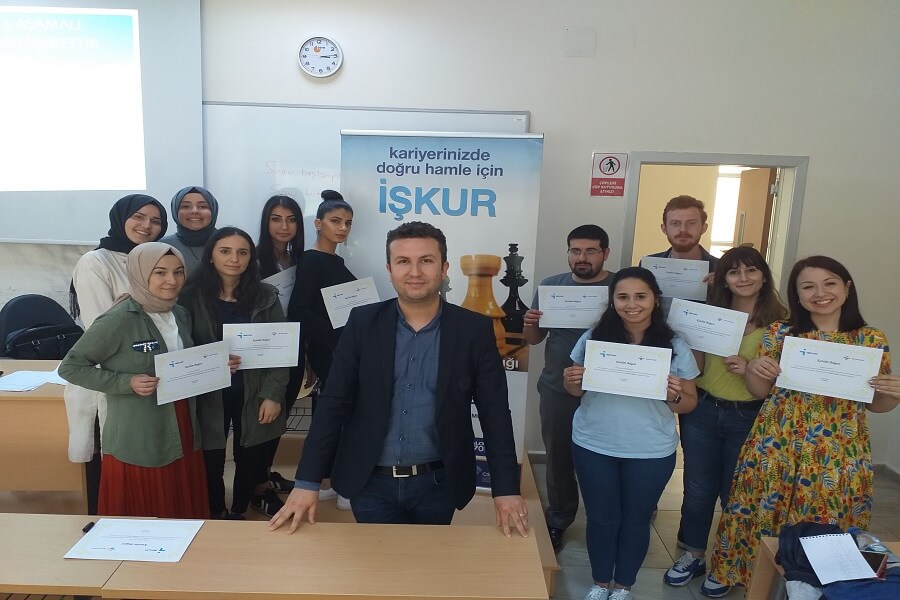İş Kulübümüz Yalova Üniversitesi Öğrencilerine Eğitim Verdi haber kapak görseli