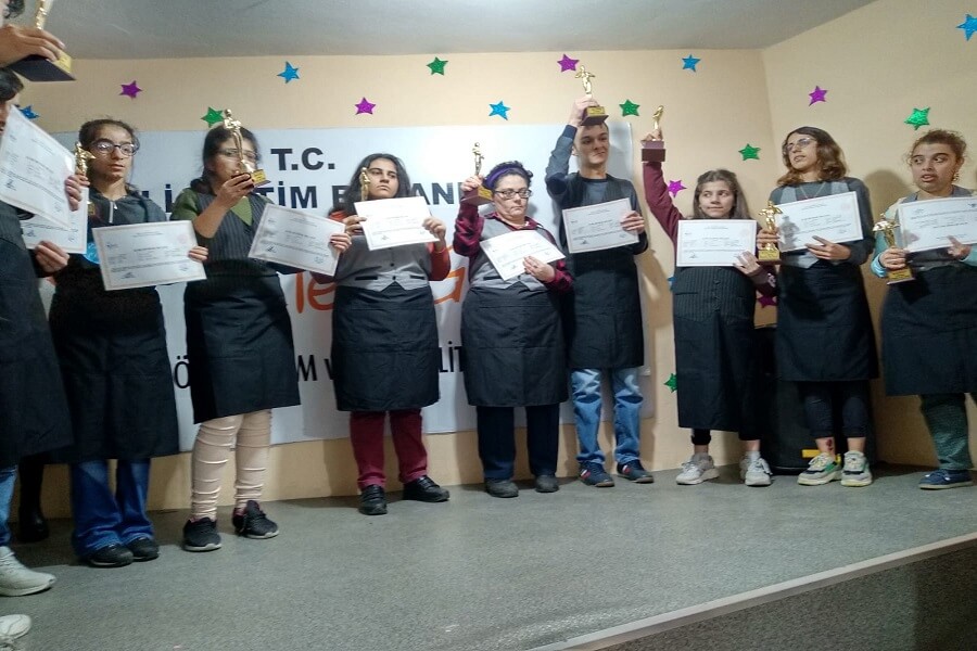 İstanbul'da Kursiyerlerimiz Sertifikalarını Törenle Aldı haber kapak görseli