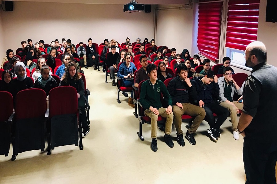 Ümraniye Hizmet Merkezimizde Gençlerimize Yönelik Bilgilendirme Çalışmalarımız Sürüyor haberi vitrin görseli