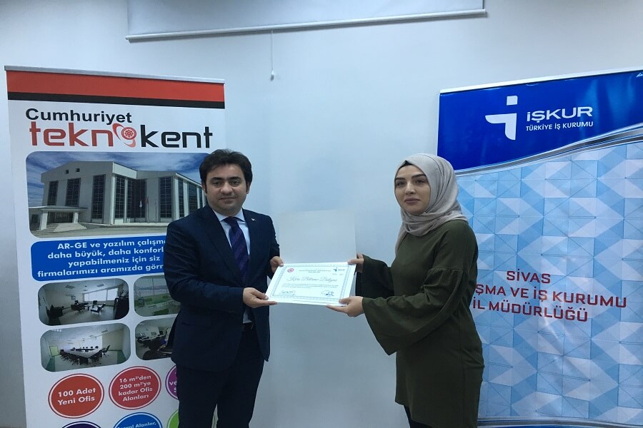 Sivas'ta Veri Tabanı Uzmanları Yetiştirdik haber kapak görseli