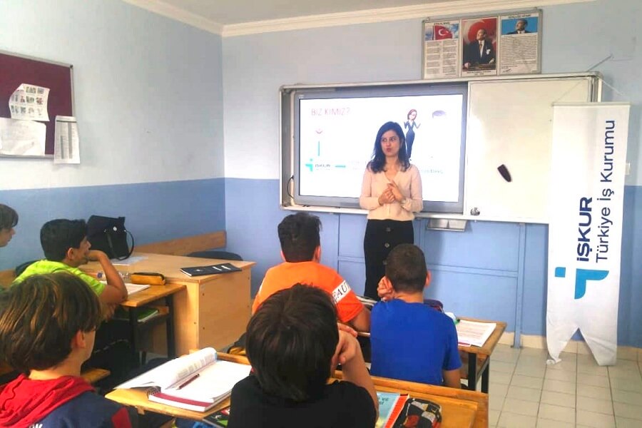 Ümraniye Hizmet Merkezimiz "Meslek Seçimi ve Önemi" Semineri Verdi haber kapak görseli